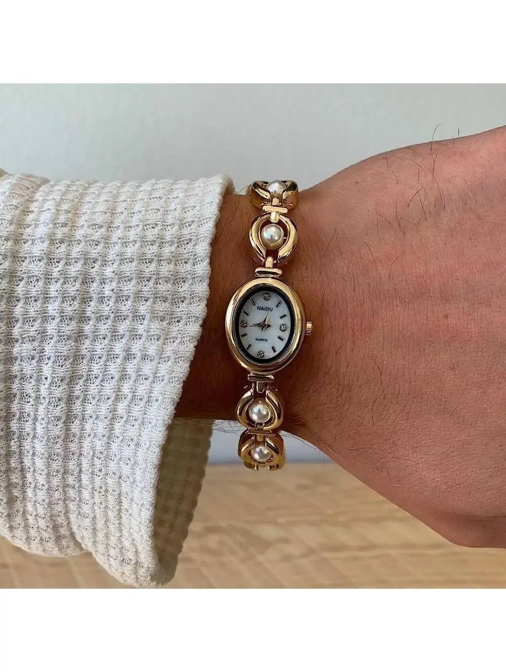 Luxury Y2K style Gold round stainless steel quartz pearl stone charm watch